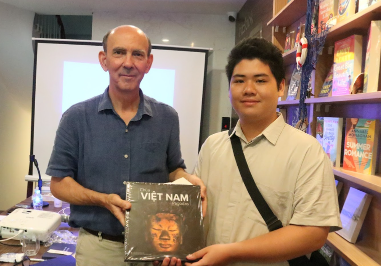 Ký ức, tâm linh và con người Việt Nam qua ống kính của Nicolas Cornet ảnh 1
