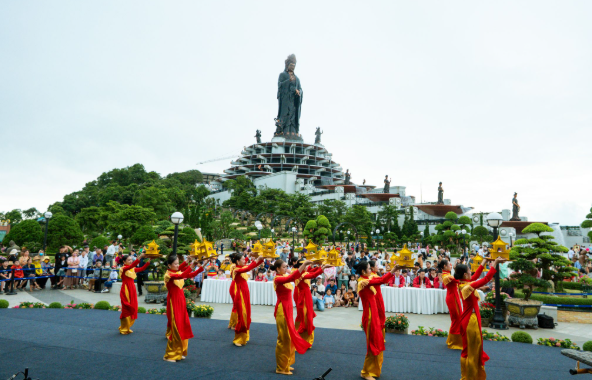Núi Bà Đen tổ chức Lễ hội nghệ nhân tạo hình trái cây quy mô lớn dịp Lễ vía Bà ảnh 2