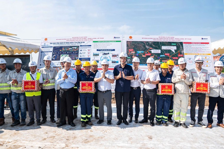 Tăng tốc thi công bằng công nghệ số tại cao tốc TP Hồ Chí Minh - Trung Lương - Mỹ Thuận ảnh 2