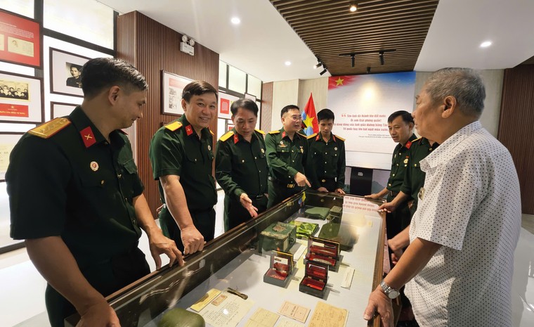 Thanh xuân gửi lại - Những trang sử không phai của thế hệ hoa lửa ảnh 2