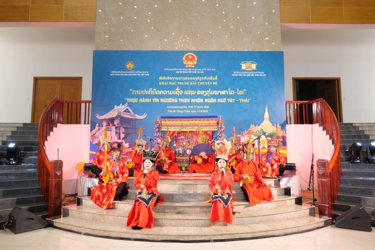Trưng bày chuyên đề "Thực hành tín ngưỡng Then nhóm ngôn ngữ Tày - Thái" ảnh 2