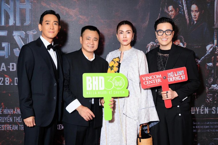 Dàn nghệ sĩ hội ngộ trong lễ ra mắt “Hộ linh tráng sĩ” tại TP Hồ Chí Minh ảnh 1