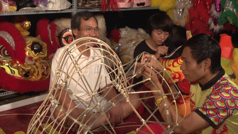 Trung thu Cố đô: Gìn giữ giá trị văn hóa dân gian từ nghề làm đầu lân ảnh 1