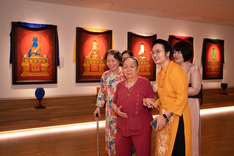 Trong Ngọc sáng Son - Cuộc chạm ngõ giữa sơn mài Việt và nghệ thuật Phật giáo Kim Cương Thừa ảnh 8