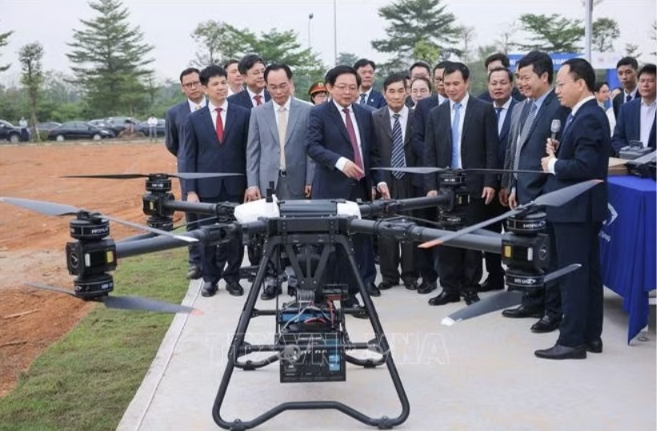 Phó Thủ tướng Hồ Quốc Dũng phát động "Kế hoạch 120 ngày phát triển đột phá" tại Đại học Quốc gia Hà Nội ảnh 2