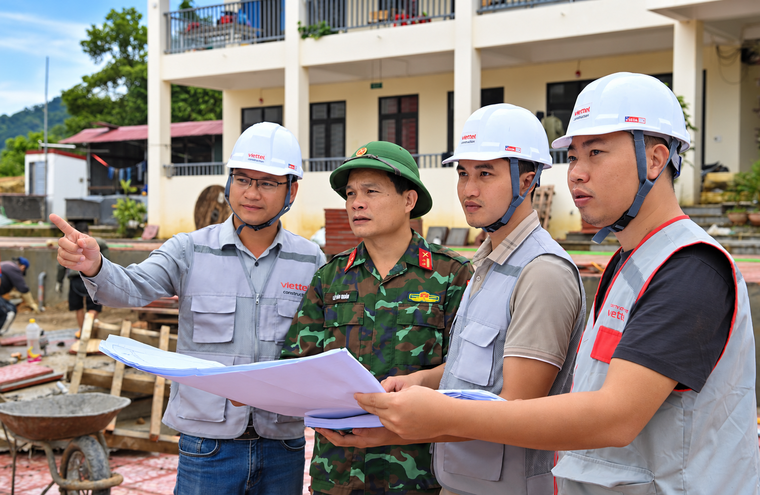 Những “người hùng” thầm lặng phía sau mái trường dân tộc nội trú vùng biên ảnh 3