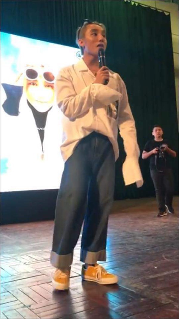 Những bộ cánh khó hiểu của Sơn Tùng MTP ảnh 1