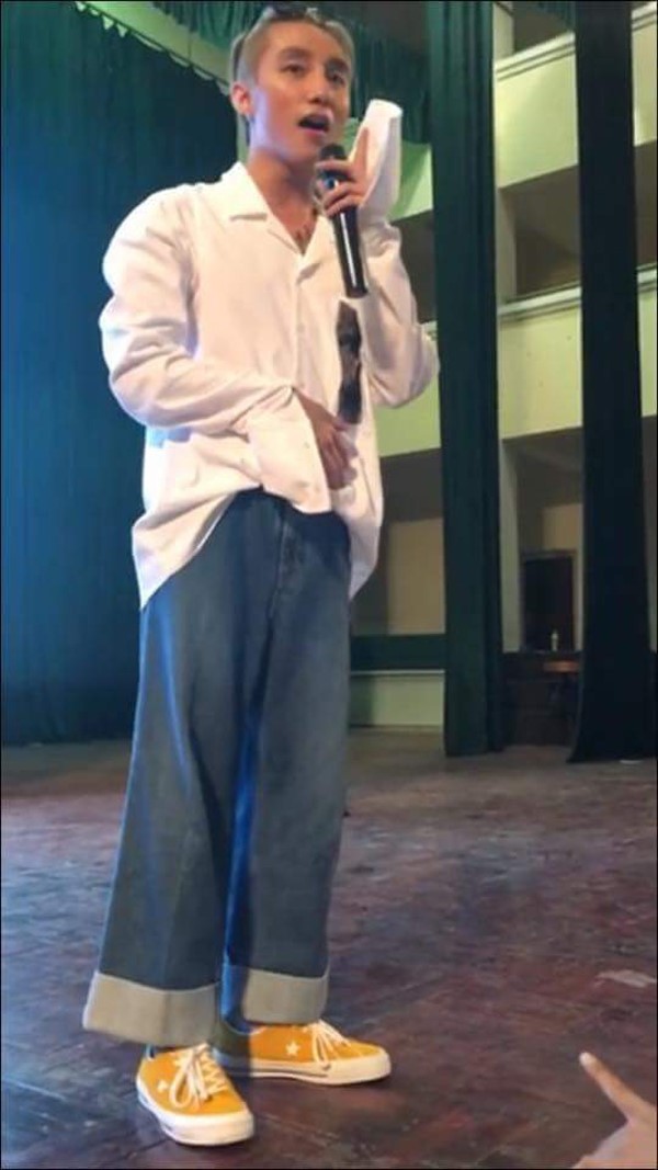 Những bộ cánh khó hiểu của Sơn Tùng MTP ảnh 2