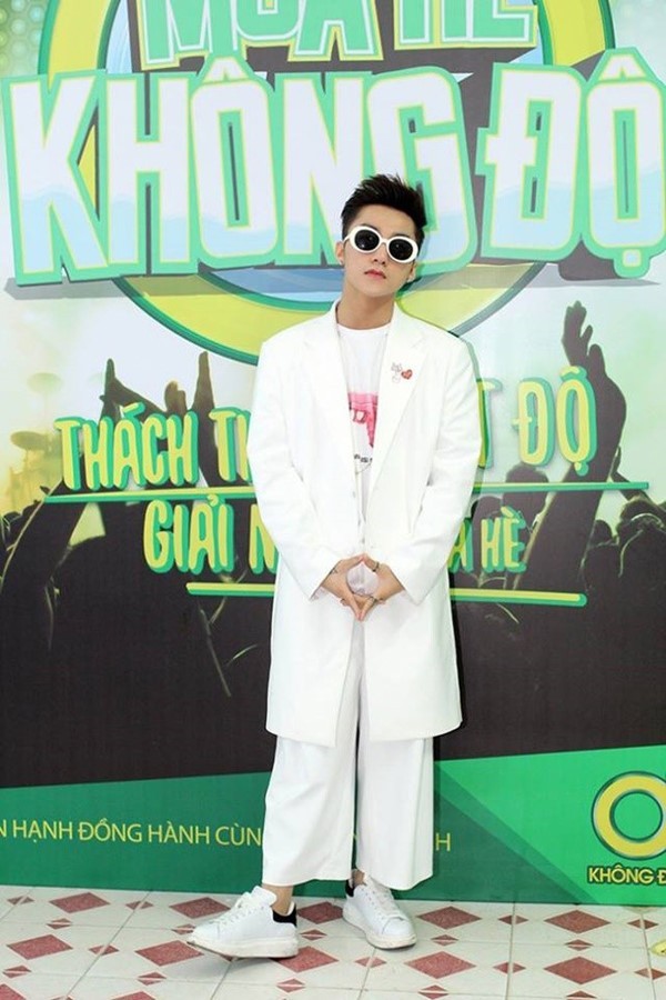 Những bộ cánh khó hiểu của Sơn Tùng MTP ảnh 7