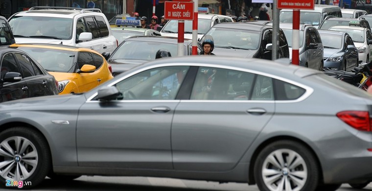 Đi tìm thủ phạm gây ùn tắc giao thông ở Hà Nội ảnh 14