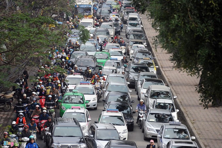 Đi tìm thủ phạm gây ùn tắc giao thông ở Hà Nội ảnh 7