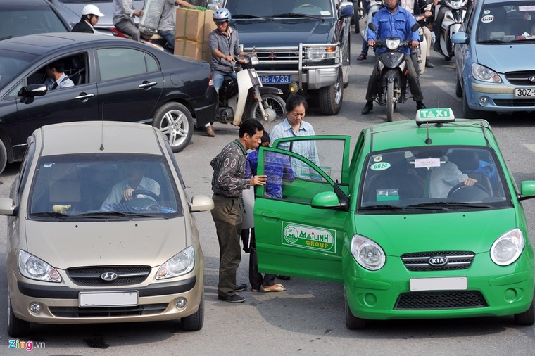Đi tìm thủ phạm gây ùn tắc giao thông ở Hà Nội ảnh 11