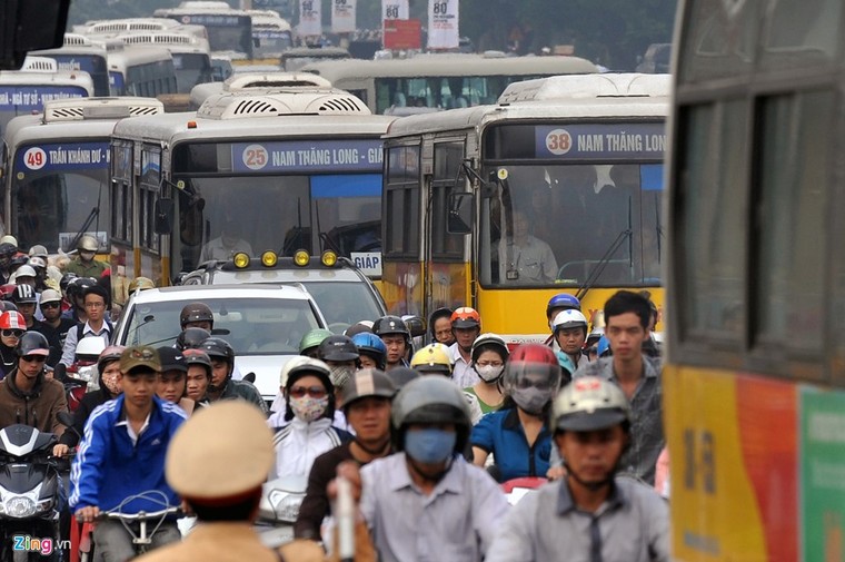 Đi tìm thủ phạm gây ùn tắc giao thông ở Hà Nội ảnh 16
