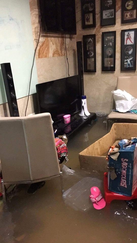 Biệt thự 3 triệu USD của Mr. Đàm bị ngập sâu sau mưa lớn ảnh 5