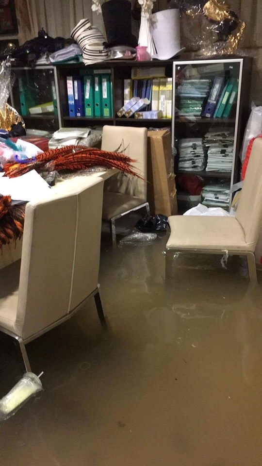 Biệt thự 3 triệu USD của Mr. Đàm bị ngập sâu sau mưa lớn ảnh 6