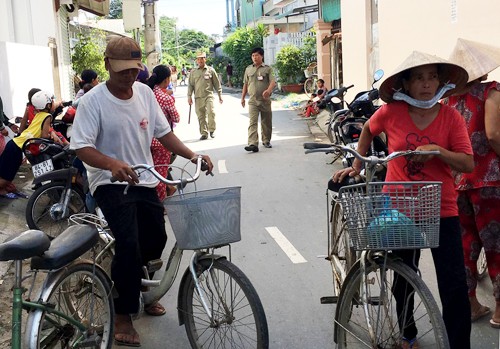 Hàng chục người vây nhà người trúng số 92 tỷ đồng ảnh 2