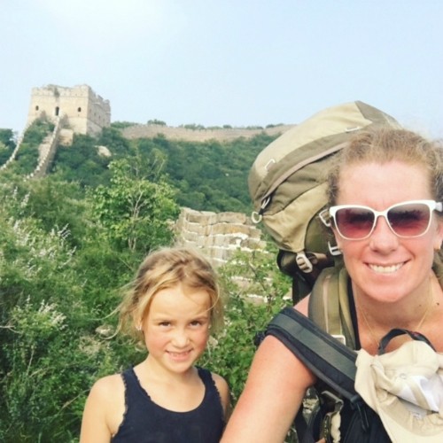 'Một năm đi chơi nước ngoài, mẹ con tôi tiêu tiền ít hơn ở nhà' ảnh 1