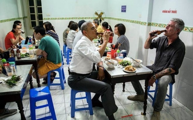 Hé lộ thông điệp hy vọng ông Obama đưa ra bên bát bún chả ảnh 1