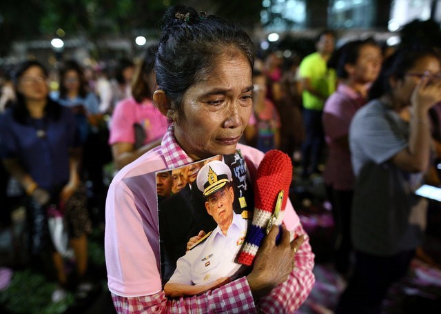 Thái Lan sẽ để tang quốc vương trong một năm ảnh 11