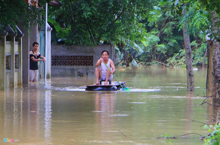 Cuoc song dao lon noi 'ron lu' Ha Tinh hinh anh 9