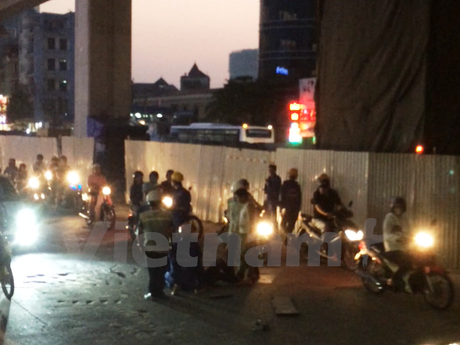 Nghi vấn công nhân rơi khỏi công trình đường sắt trên cao ảnh 1