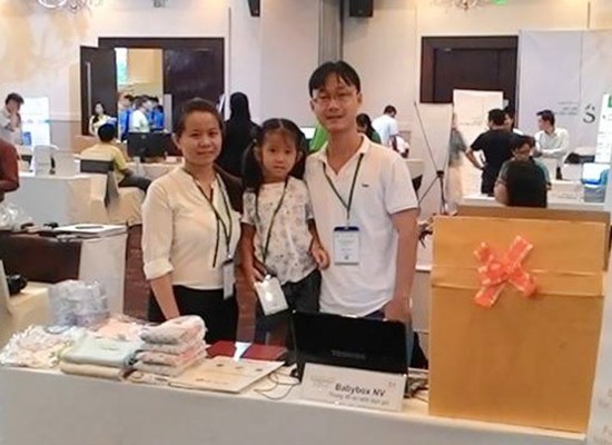 Vợ chồng kỹ sư IT thu 800 triệu đồng từ ứng dụng cung ứng đồ sơ sinh ảnh 1