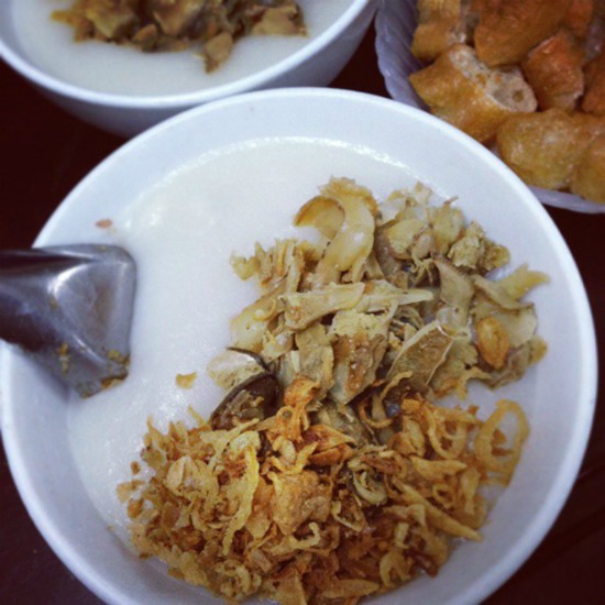 Những quán ăn trên 30 năm đắt khách ở Hà Nội ảnh 3