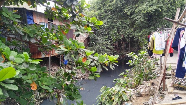 Tân Sơn Nhất ngập nặng do mương thoát nước bị 'bức tử' ảnh 5