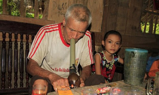 Chuyện sau bức ảnh gây rúng động ở Sơn La ảnh 2