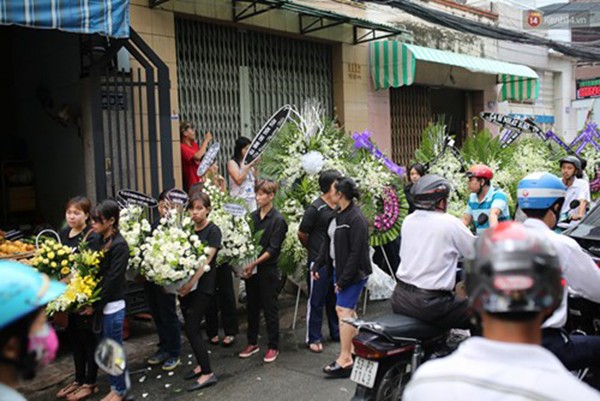 Những giây phút xúc động tiễn đưa Minh Thuận ảnh 12