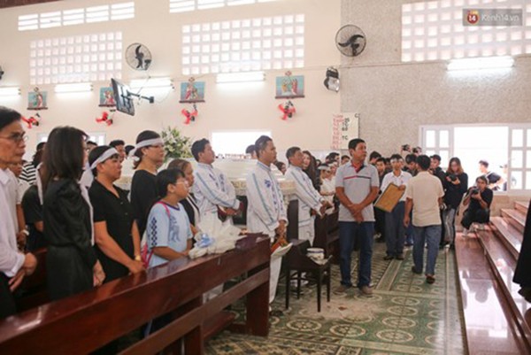 Những giây phút xúc động tiễn đưa Minh Thuận ảnh 14