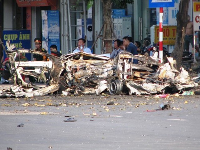 Xe taxi nổ như bom nghi do vị khách ôm mìn tự sát ảnh 1