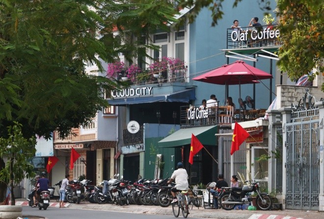 Hồ Tây sau 10 ngày cá chết hàng loạt ảnh 9