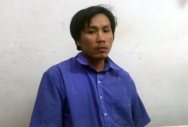 Sa thải tài xế xe buýt cầm dao đâm người ở Sài Gòn ảnh 1