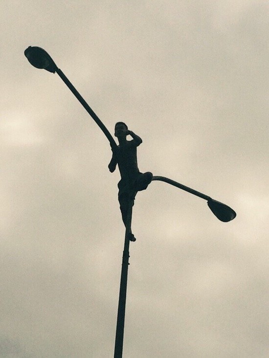 Hơn 100 học viên cai nghiện đốt trại, ném đá cảnh sát ảnh 6