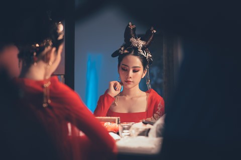 Nam Em hóa Võ Tắc Thiên, viết nhạc tình yêu dành cho Trường Giang ảnh 2