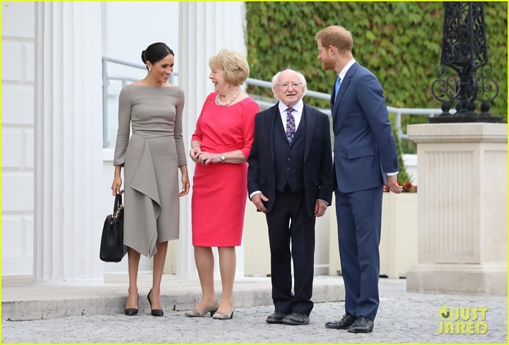 Công nương Maghan Markle diện trang phục thanh lịch, tối màu tới Ireland ảnh 1