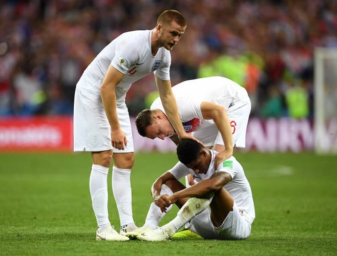 Thất bại trước Croatia, cầu thủ và VĐV Anh bật khóc nức nở ảnh 3