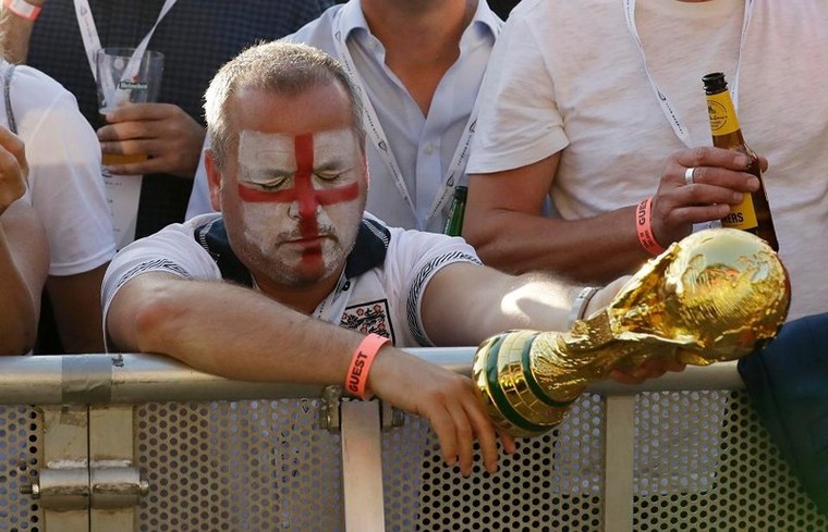 Thất bại trước Croatia, cầu thủ và VĐV Anh bật khóc nức nở ảnh 6