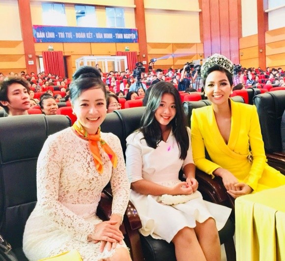 Nhan sắc xinh đẹp của con gái Chiều Xuân sau 5 năm 'Giọng hát Việt nhí' ảnh 2