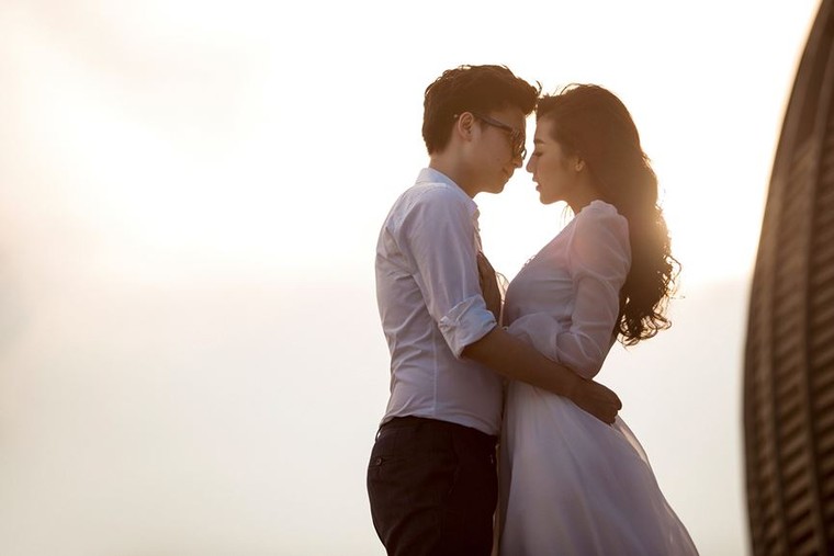 Á hậu Tú Anh hé lộ ảnh cưới hạnh phúc cùng chồng ảnh 7