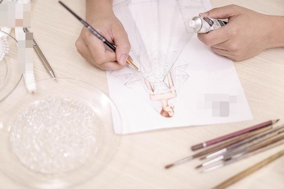 Hé lộ bản thiết kế váy cưới khủng của Á hậu Tú Anh ảnh 2