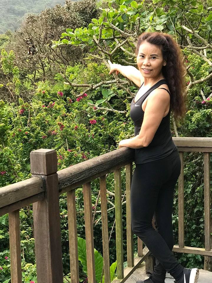 Mẹ Hồ Ngọc Hà tự tin thả dáng với bikini dù đã 61 tuổi ảnh 6