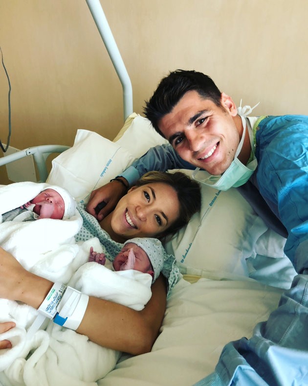 Morata viết tâm thư cảm ơn sau khi vợ sinh 2 con trai ảnh 2