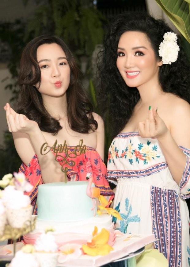 Hoa hậu đền Hùng Giáng My xinh đẹp, trẻ trung trong tiệc mừng con gái tuổi 24 ảnh 1