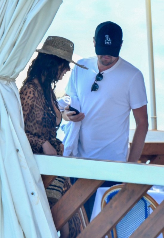 Bận rộng quay phim, Leonardo DiCaprio vẫn tranh thủ du lịch cùng tình trẻ ảnh 2