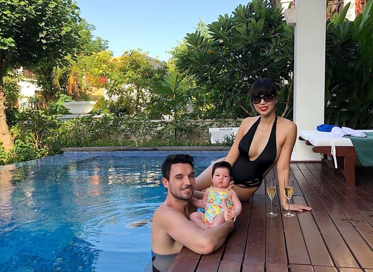 Hà Anh diện bikini, khoe thân hình quyến rũ sau hơn 1 tháng sinh con ảnh 4