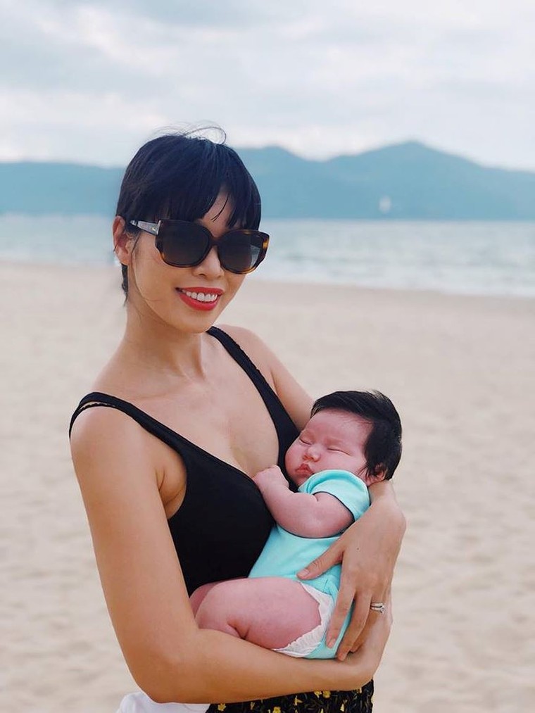 Hà Anh diện bikini, khoe thân hình quyến rũ sau hơn 1 tháng sinh con ảnh 6