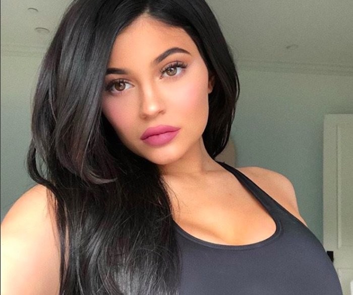 Nhan sắc tuyệt mỹ của Kylie Jenner - cô gái 20 tuổi soán ngôi tỷ phú của Mark Zuckerberg ảnh 9