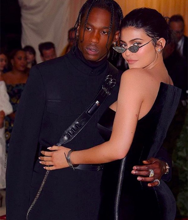 Nhan sắc tuyệt mỹ của Kylie Jenner - cô gái 20 tuổi soán ngôi tỷ phú của Mark Zuckerberg ảnh 7